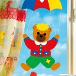 Teddy am Fallschirm